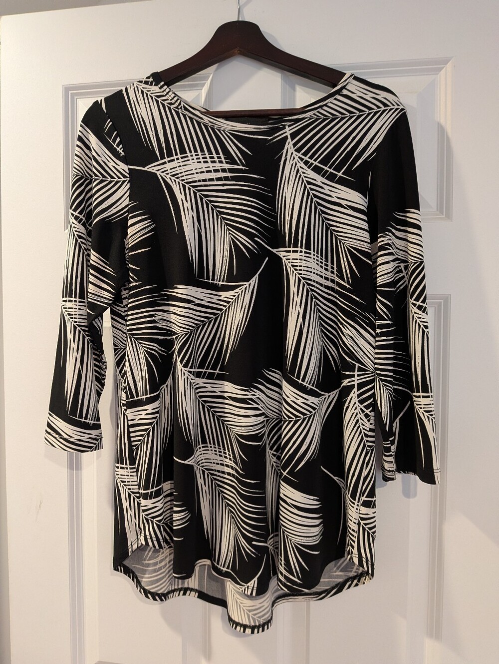 Karen Kane Palm print short tunic blouse M